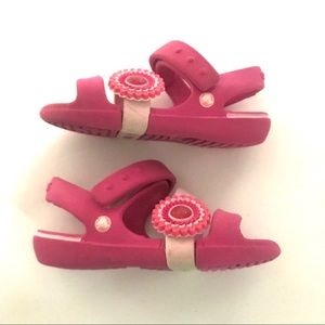 CROCS Cute Girls Pink Flower Sandal Size 6